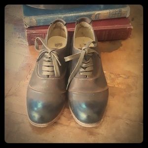 Bernardo Classic Oxford Loader With Stacked Heel